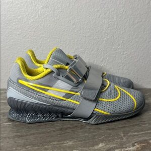NEW Nike Romaleos 4 Men’s Size Weightlifting Shoes Gray Silver Yellow CD3463-002